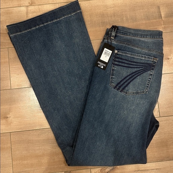 7 For All Mankind Denim - NWT 7 For All Mankind DOJO Flare Jeans Sz 32